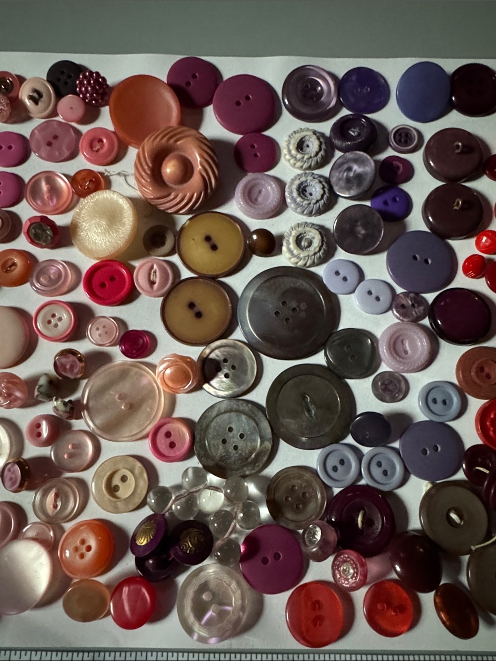 Button Lot- Pink, Purple, & Reds - Picture 14 of 15